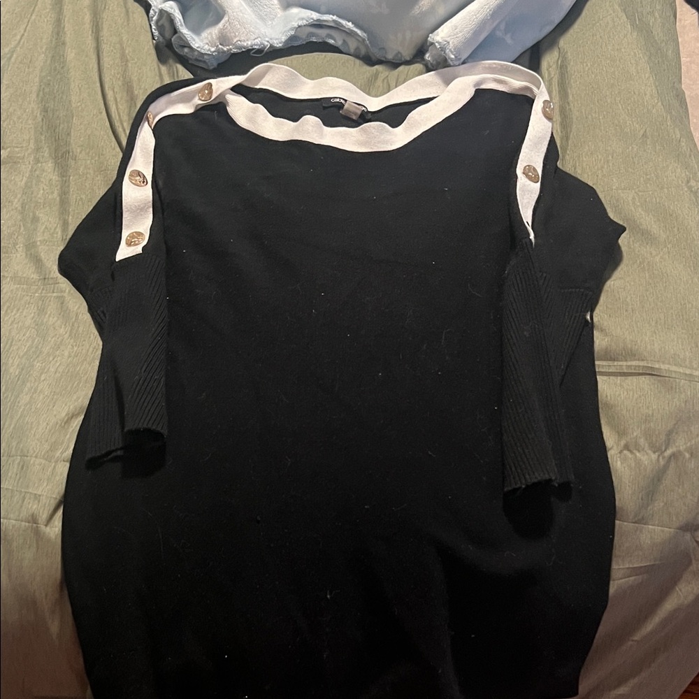 Cable & Gauge Black Top with White Trim